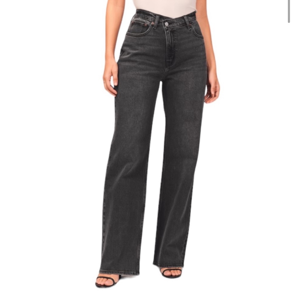 Abercrombie&Fitch 90’s Straight High Rise Curve Love Crossover Waist Black Jeans